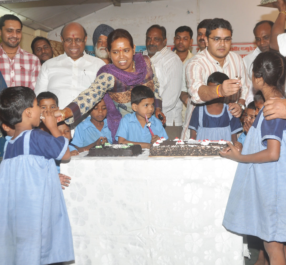 MINISTER VARSHAA TAI GAIKWAD BIRTHDAY CELEBRETED IN MUMBAI.