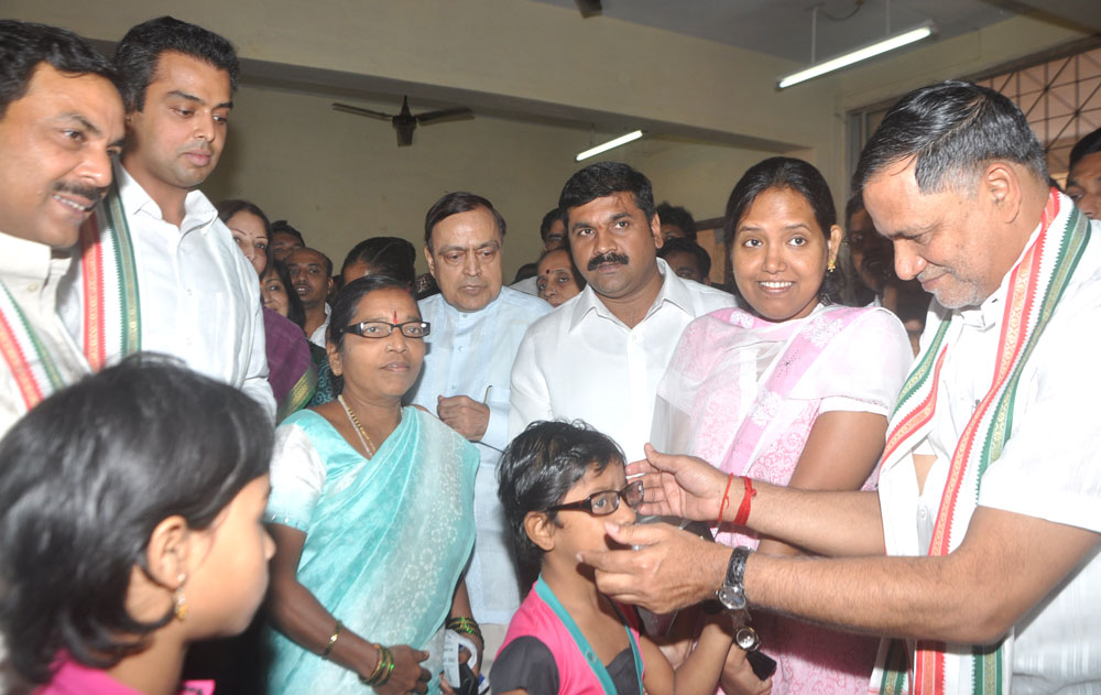 FREE MEDICAL EYE CAMP ORGANISED BY M.P.MILIND DEORA & KARMA AT SOUTH MUMBAI WORLI.
