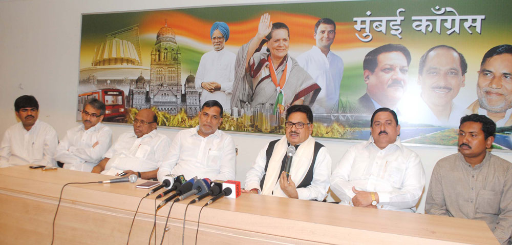 HON’BLE MEMBER OF PARLIAMENT & CHAIRMAN COMMISSION FOR THE SCHEDULED CASTE (GOVT. OF INDIA) SHRI.P.L.PUNIA WAS FELICITATED BY MUMBAI CONGRESS PRESIDENT KRIPASHANKAR SINGH, AT MUMBAI CONGRESS OFFICE RAJIV GANDHI BHAVAN .