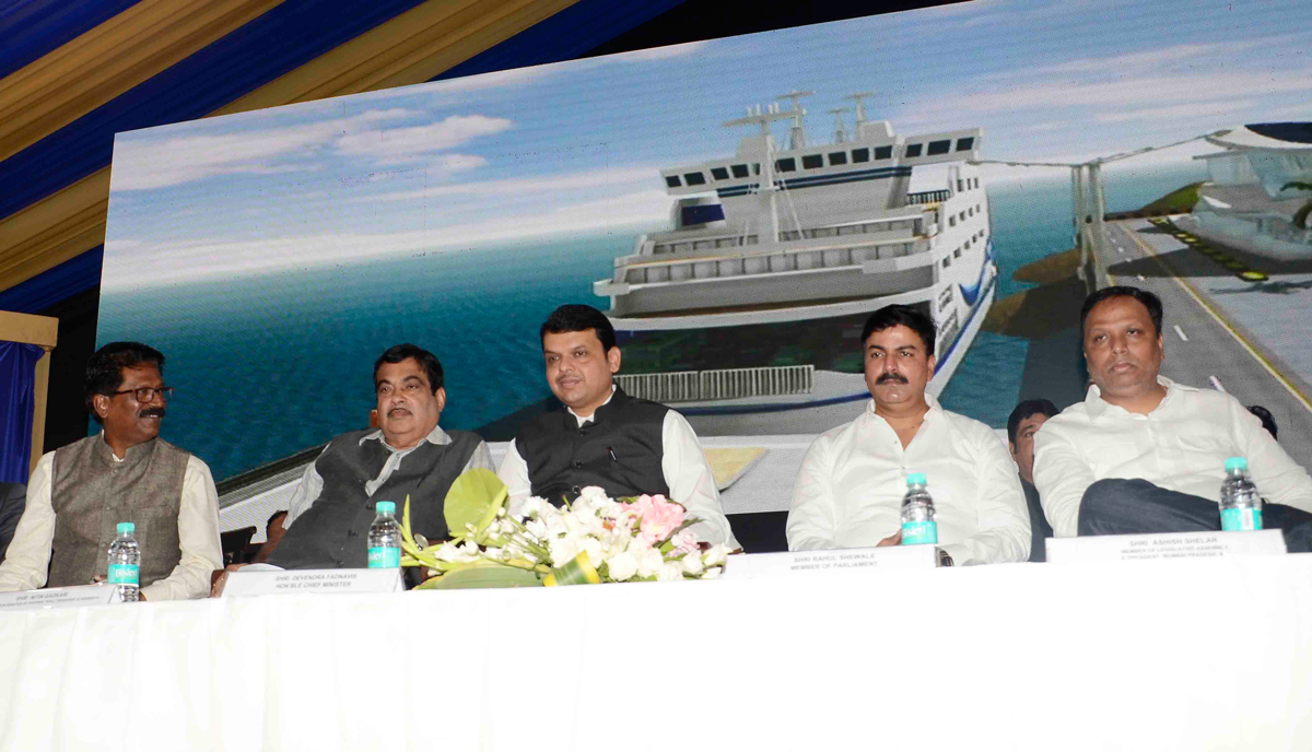 Chief Minister Devendra Fadnavis & Union Minister for Road Transport,Highway & Shipping Nitin Gadkari at Bhaucha Dhakka