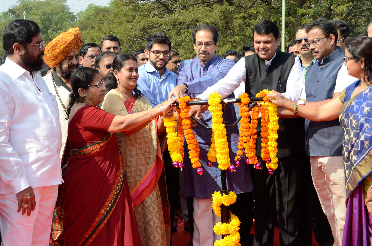 Chief Minister Devendra Fadnavis & Shivsena Chief Uddhav Thackarey inaugurates MCGM Water Project of Bhandup Complex Drinking Water Transmission Tunnel.