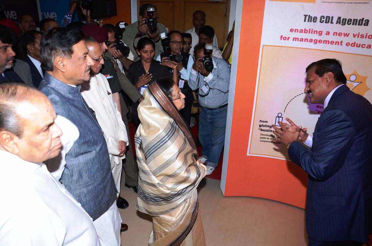 WELINGKAR INSTITUTE PROGRAMME IN PRESENCE PRESIDENT OF INDIA PRATIBHA DEVISINGH PATIL, GOVERNOR K.SHANKARNARAYANAN & CHIEF MINISTER PRITHVIRAJ CHAVAN AT MATUNGA.