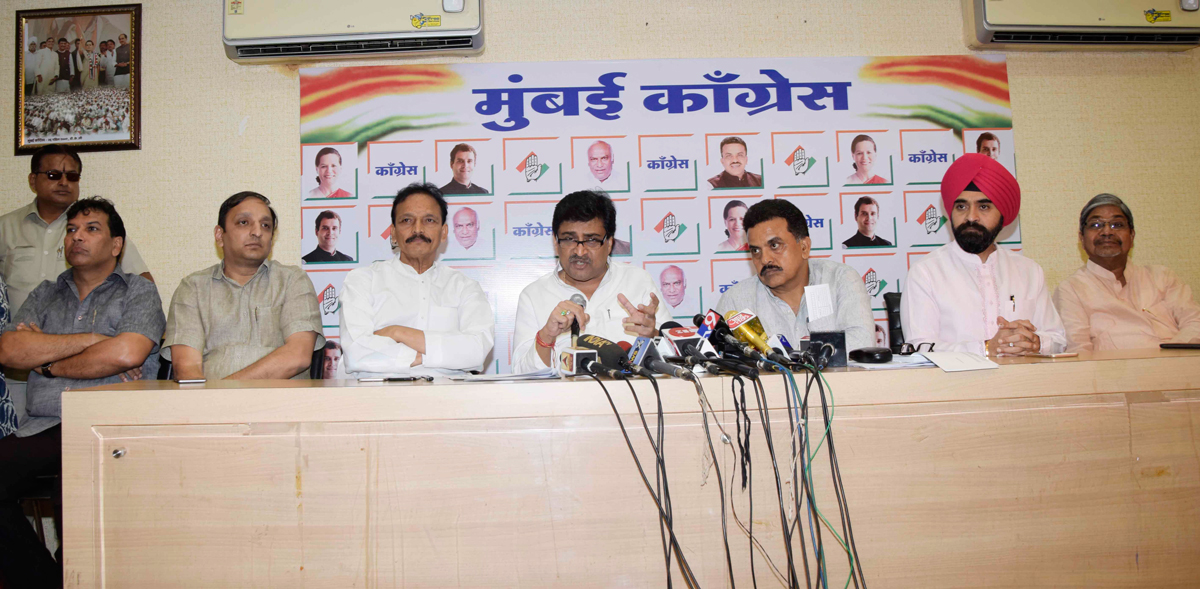 MPCC President Ashokrao Chavan & MRCC President Sanjay Nirupam Press Conference at Rajiv Gandhi Bhavan.