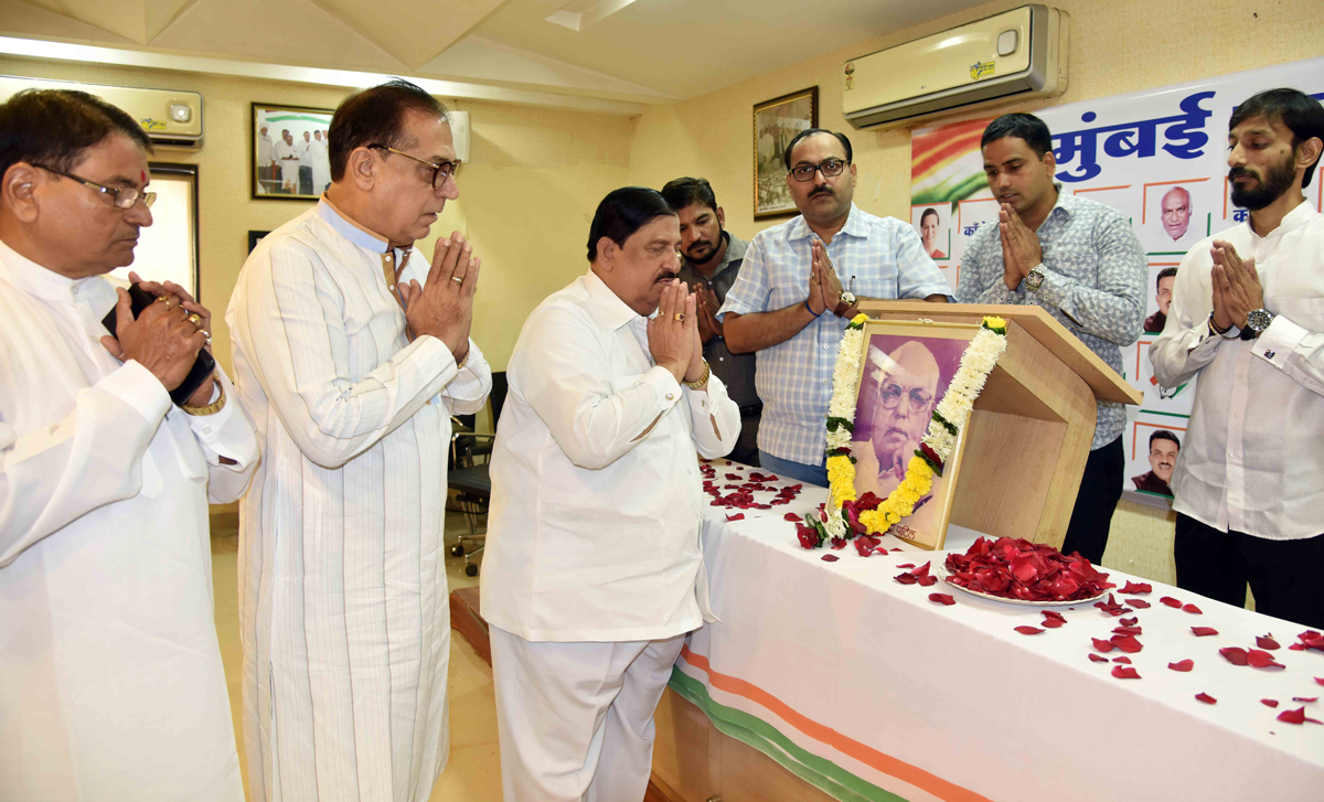 Tribute to Congress Mass Leader Ex.Chief Minister Late Vasantdada Patil on his Birth Anniversary.