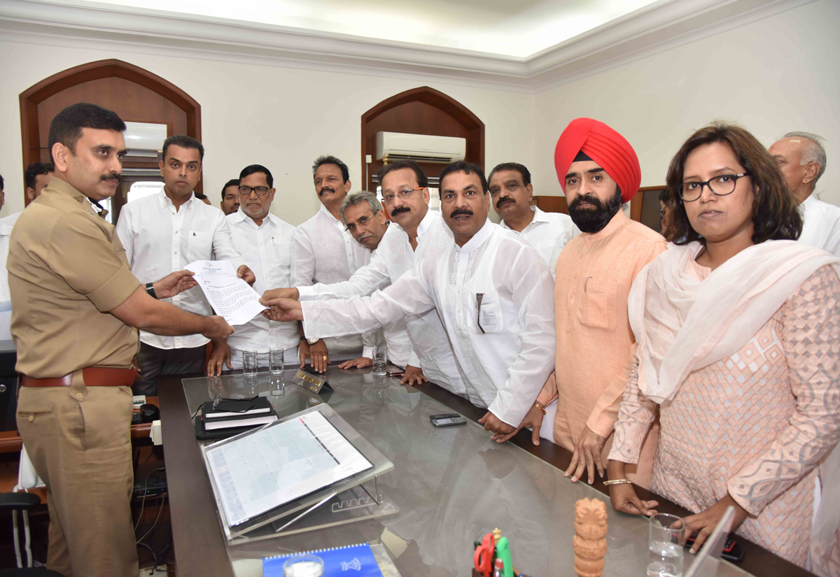 Mumbai Congress President Milind Deora with Delegates Meets Mumbai Police Commissioner on issue of Dr.Payal Tadvi Suicide in Nair Hospital Campus.