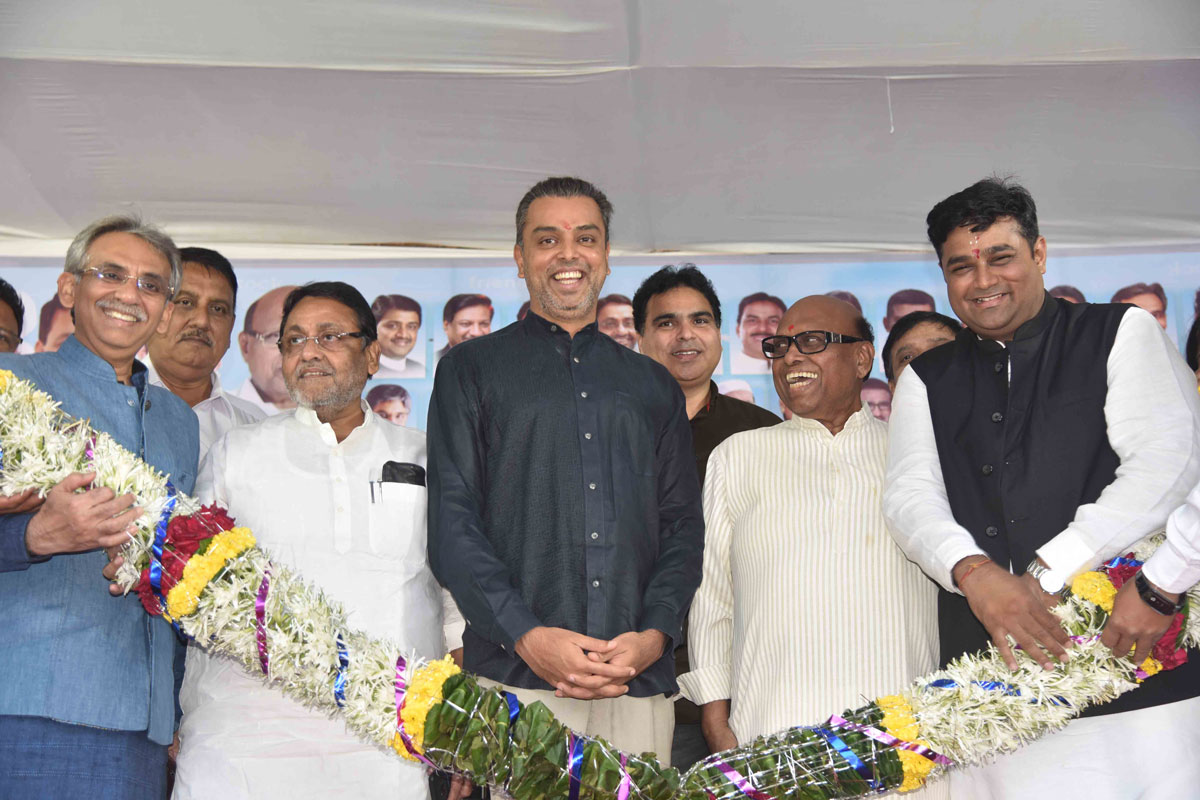 Youth Congress Leader Ganeshkumar Yadav organised Sion Koliwada Festival vsited by Leaders Milind Deora,Eknathrao Gaikwad, Minister Nawab Malik, MLA Amin Patel.