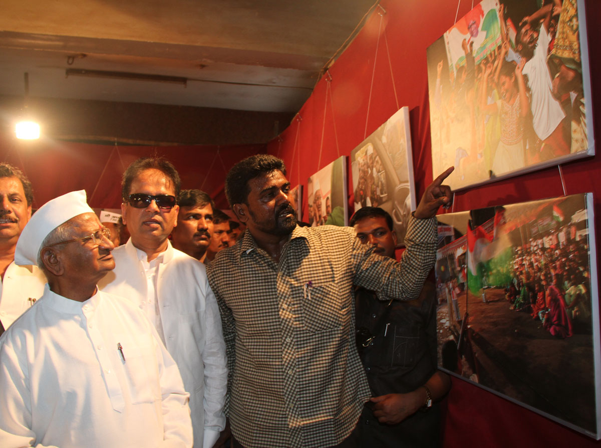 ANNA HAZARE EXCLUSIVE PHOTO'S EXHIBITION BY VISHAL YADAV AT MUMBAI MARATHI PATRKAR SANGH CST.