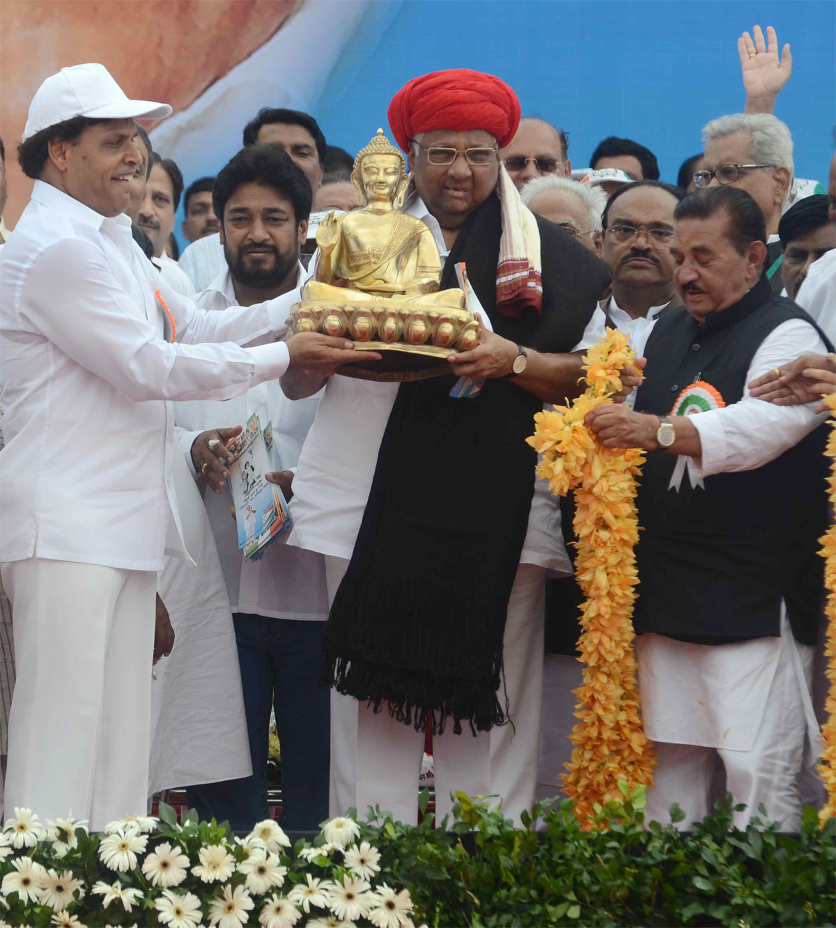 NCP CHIEF  & CENTRAL MINISTER SHARAD PAWAR WITH HIS TEAM ON   CELEBRATION OF 12th ANNUAL  FOUNDATION DAY AT SOMMIYA GROUND SION.