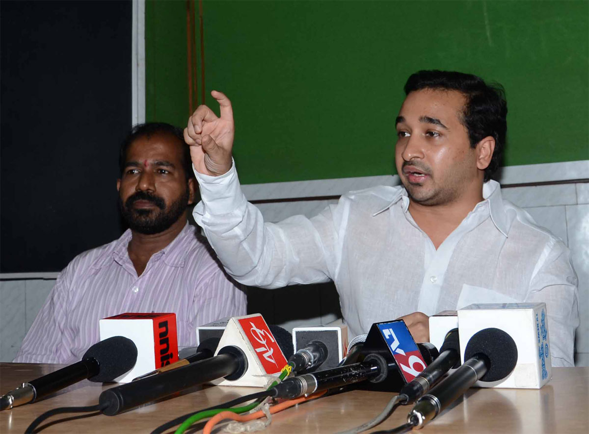 SWABHIMAN SANGHATNA PRESIDENT NITESH RANE IN PRESS CONFERENCE AT MUMBAI MARATHI PATRKAR SANGH.
