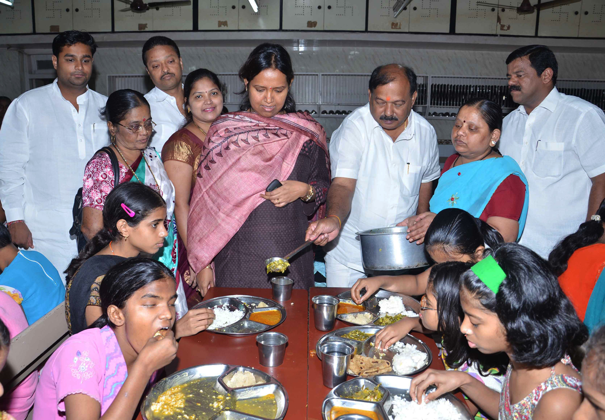 MP. EKNATH GAIKWAD BIRTHDAY CELEBRATION IN MUMBAI.