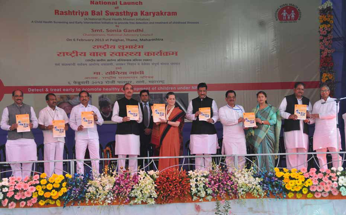 THE CHAIRPERSON,NATIONAL ADVISORY COUNCIL SMT.SONIA GANDHI AT PALGHAR TO LAUNCH OF " RASHTRIYA BAL SWASTHYA KARYAKRAM"