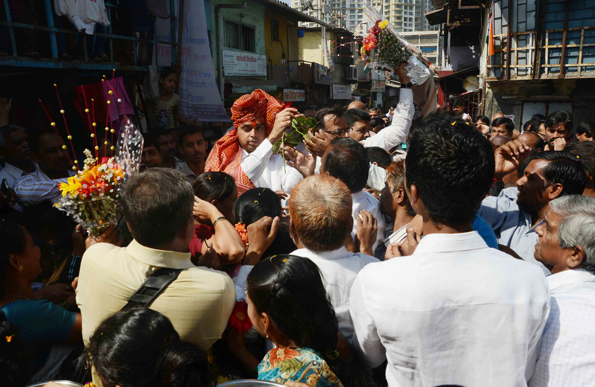 UNION MINISTER OF STATE & MP.MILIND DEORA IN SOUTH MUMBAI AT SEWREE.