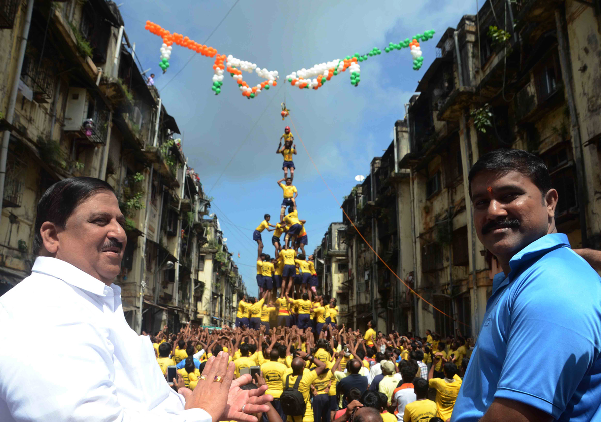 GOVINDA ALA RE ALA !!!!!!