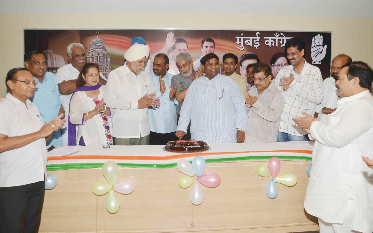 MUMBAI CONGRESS CELEBRATED AICC GEN.SEC.GURUDAS KAMAT BIRTHDAY AT MRCC AZAD MAIDAN.
