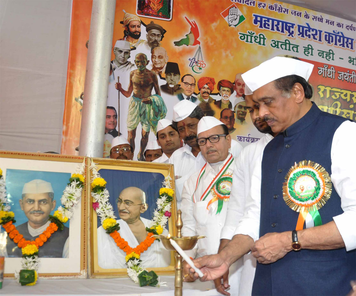 2ND OCTOBER BIRTH ANNIVERSARY OF FATHER OF NATION MAHATMA GANDHI AND LATE PRIME MINISTER LALBAHDUR SHASTRI IN MUMBAI.