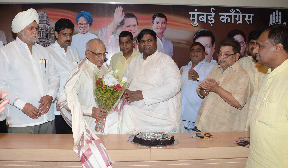 SENIOR CONGRESS PARTY LEADER & EX. MPCC PRESIDENT N.M.KAMBLE BIRTHDAY CELEBRATED AT MRCC RAJIV GANDHI.