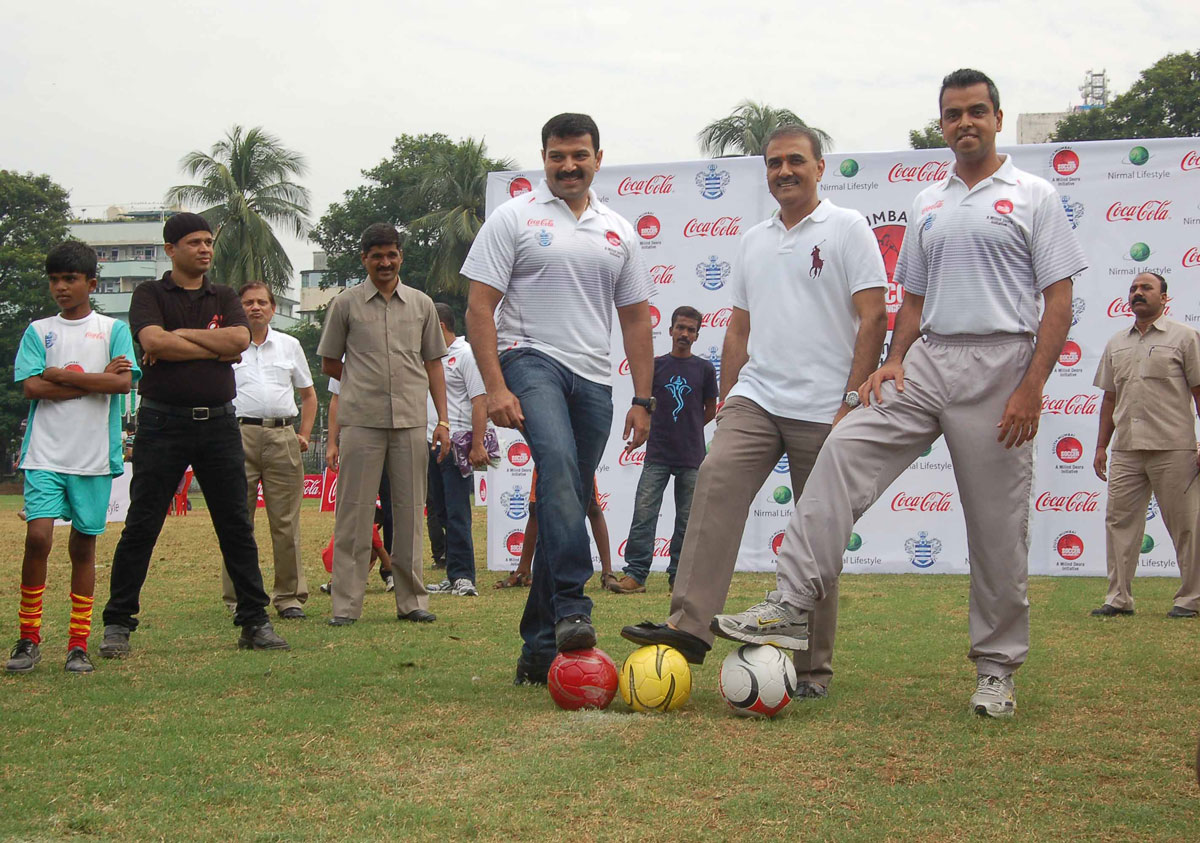 UNION MINISTER PRAFUL PATEL & UNION STATE MINISTER MILIND DEORA KICK OFF AND INGURATE MILIND DEORA SOUTH MUMBAI JUNIOR SOCCER CHAMPIONSHIP  FOOTBALL AT UNIVERSITY STADIUM CHURCHGATE.