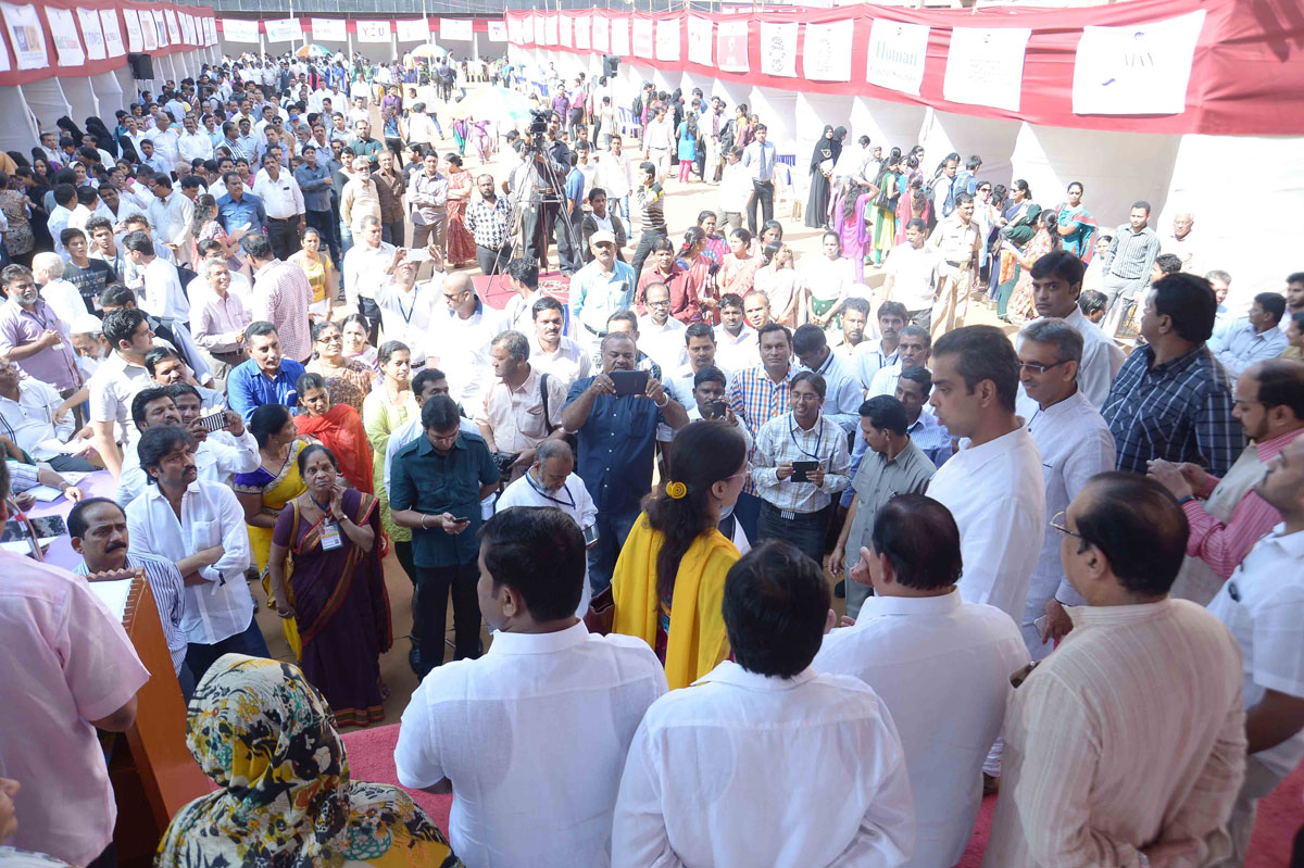 MP.Milind Deora in Job Fair Organized By Sparsh at Nagpada Saboo Siddik Polytechnic College.