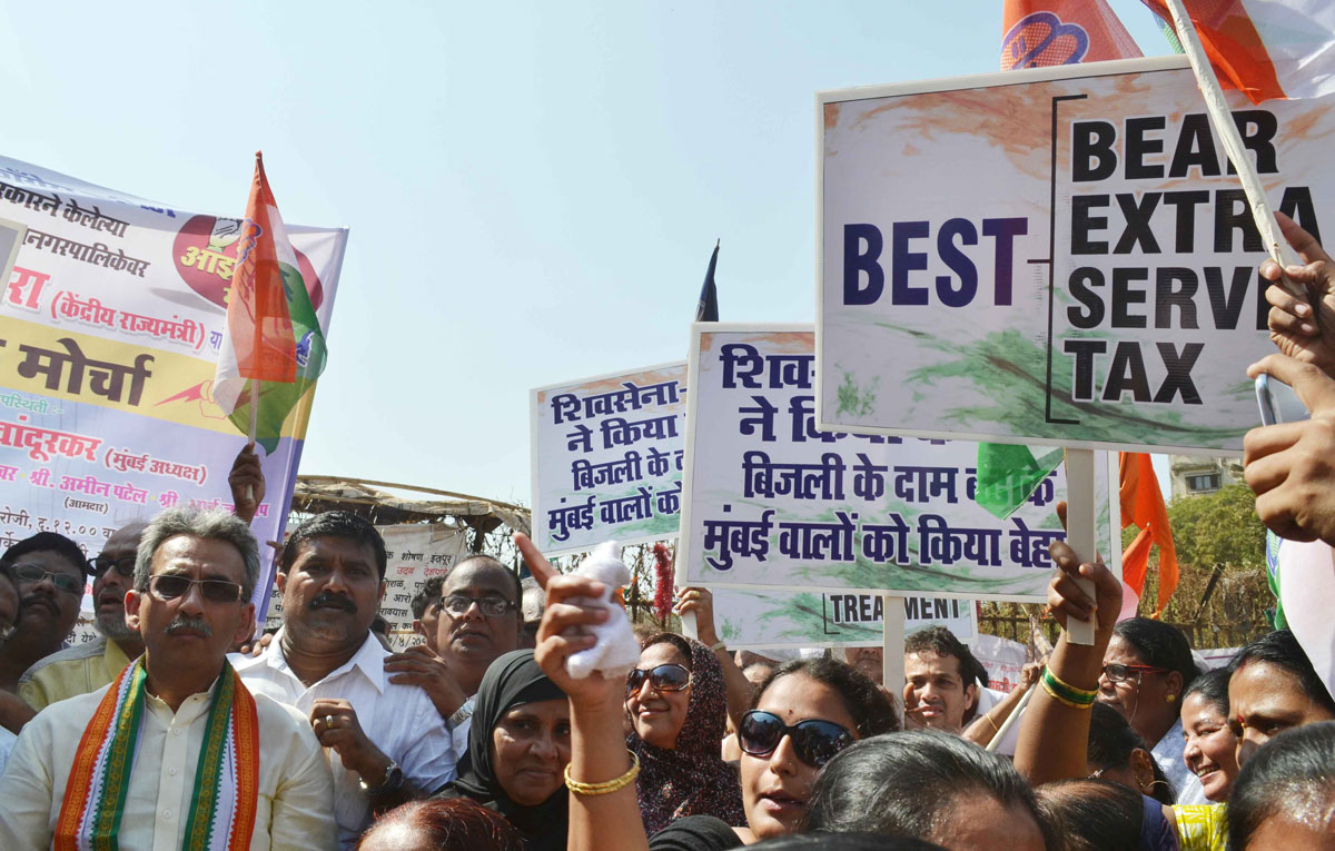 South Mumbai Congress Protest Against BEST at Azad Maidan.