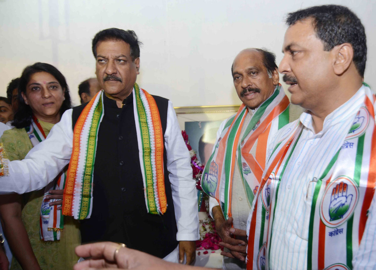 Congress / NCP / PRP (Kawade) / Republican Party of India (Democratic) Alliance Candidate Priya Dutt from Mumbai North Central Parliamentary Constituency Central Office Inaugurated by Chief Minister Prithviraj Chavan at  CST Road Kalina.