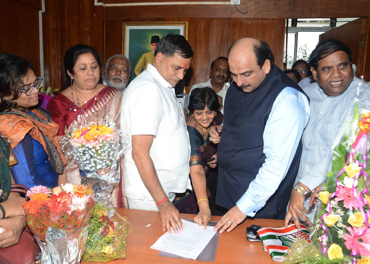 Minority Commission Maulana Azad Chairman Javed Shroff Taking Charge.