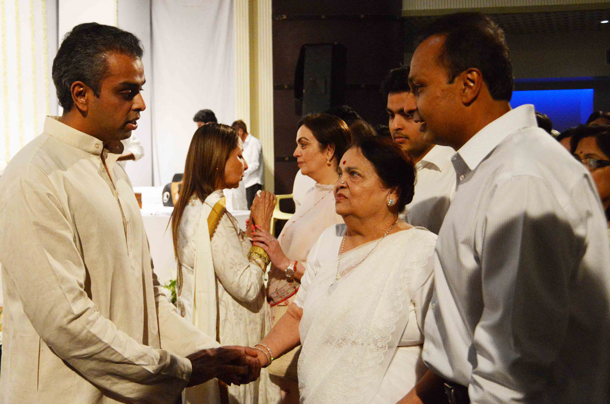 Condolence Meeting To Pay Homage To Senior Congress  Leader Late.Murli Deora at Bhartiy Vidya Bhavan Girgaon Chowpatty.