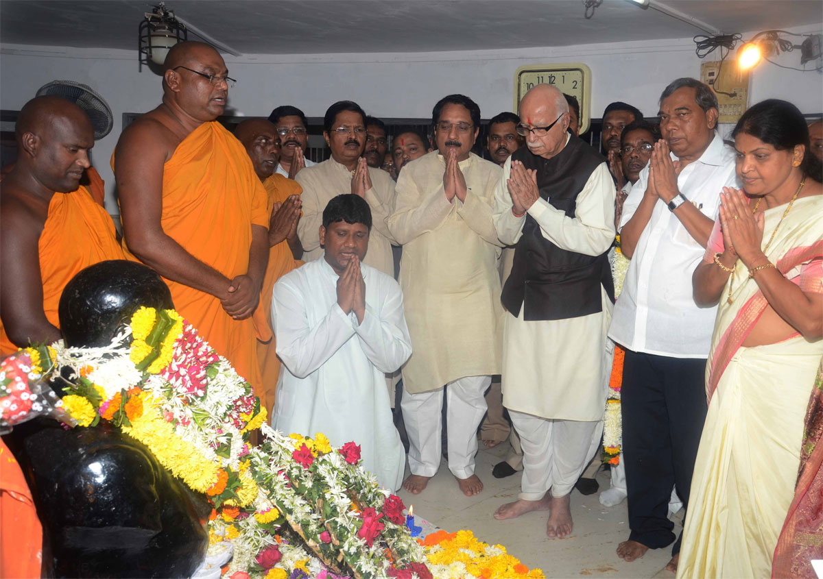 BJP LEADER L.K.ADWANI AT CHAITYBHOOMI DADAR.