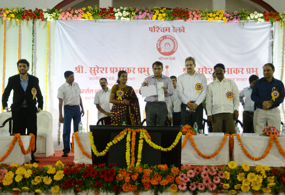 Inauguration of New Parcel Management System at Mumbai Central Stn.by Hands of Hon'ble Minister of Railways Sunil Prabhu.