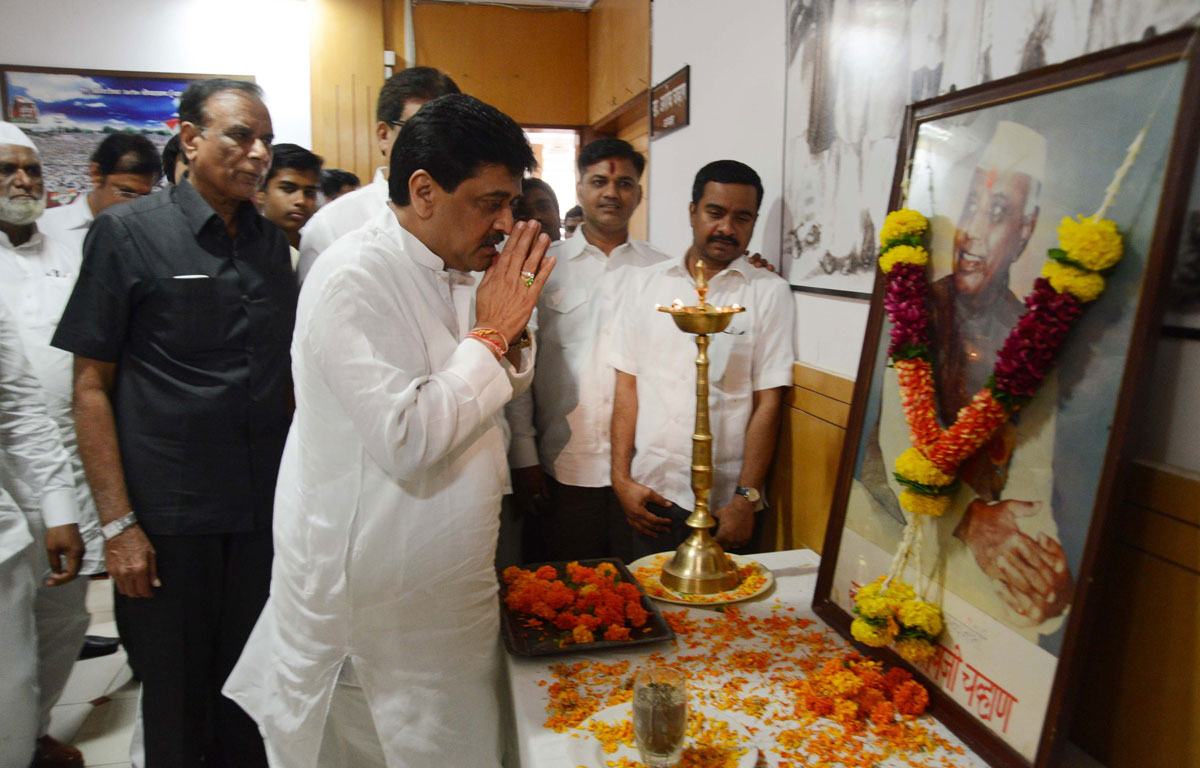 MPCC President & Ex.Chief Minister Ashokrao Chavan Paying Tribute to The First Chief Minister of Maharashtra Late Yashwantrao Chavan on his 102th Birth Anniversary at Dadar Tilak Bhavan in Mumbai.