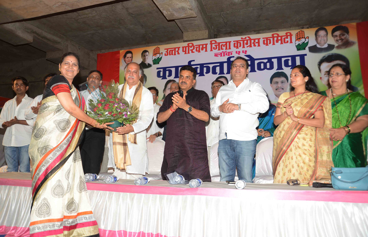 MRCC President Sanjay Nirupam & AICC Gen.Secretary Gurudas Kamat During Block Congress Worker's Meeting at Goregaon.