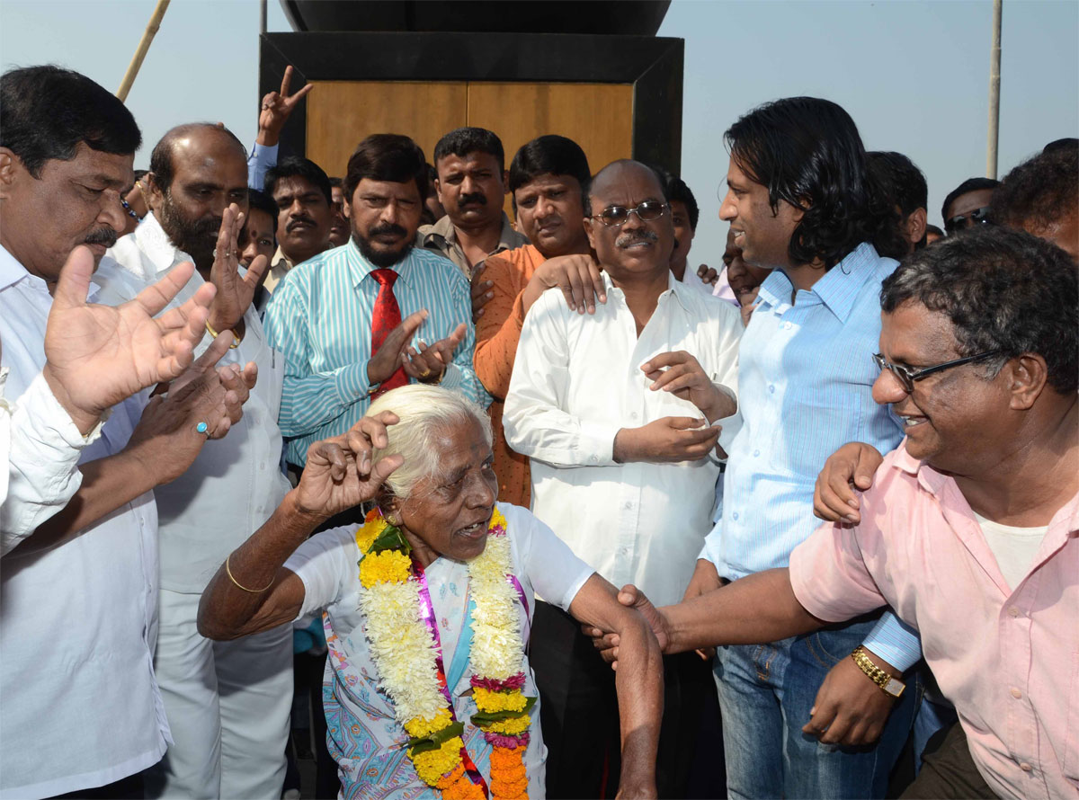 RPI LEADER RAMDAS ATHAVLE VISIT CHAITYA BHOOMI AFTER CENTRAL GOVT AGREE TO INDU MILL LAND FOR DR BABASAHEB AMBEDKAR MEMORIAL.