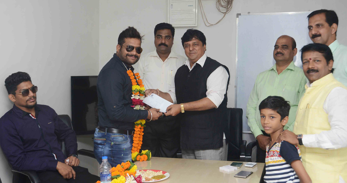 U Mumba Kabbadi Players Felicitated by Chairman of Shreyas Infra Project Sambhaji Sakpal at Panvel.