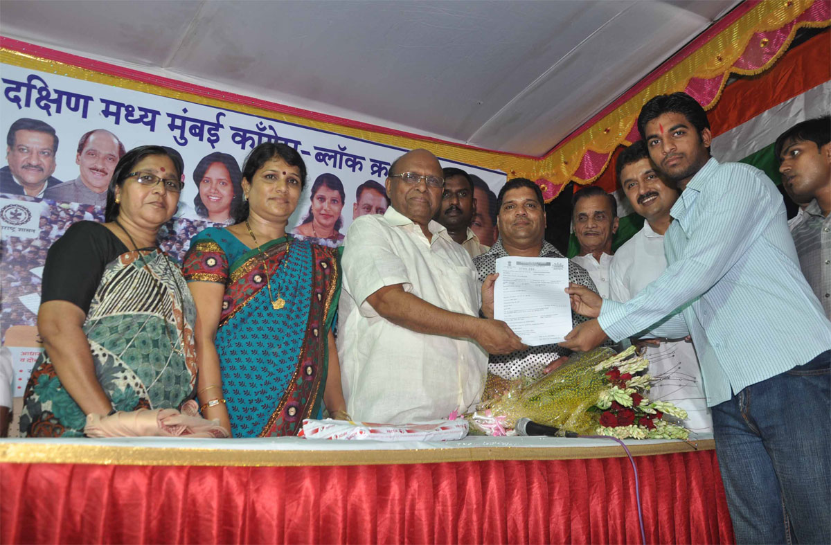 M.P.EKNATH GAIKWAD IN "AADHAR CAMP" AT DADAR.