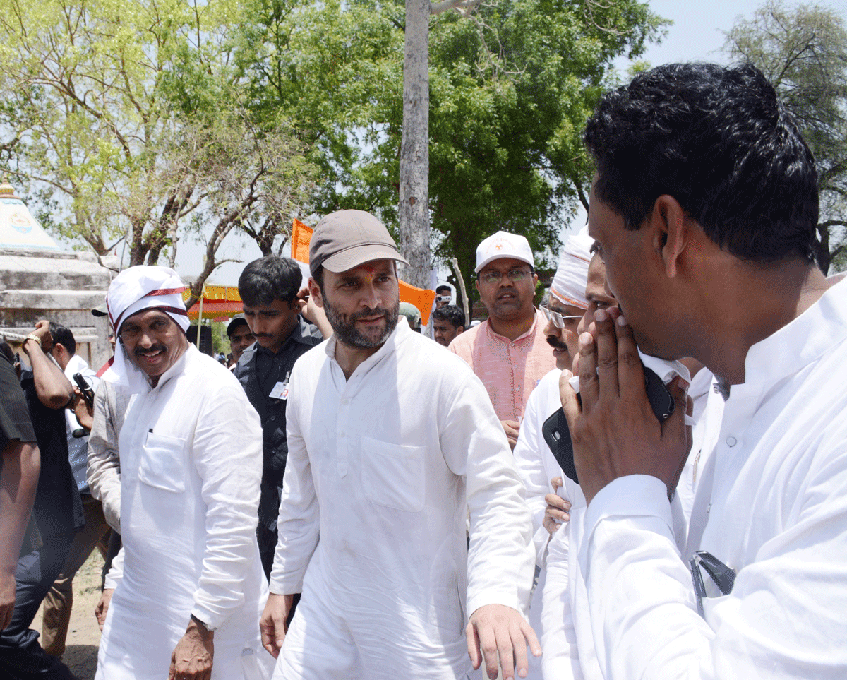Congress Yuva Leader MP Rahul Gandhi visited Villages in Vidharba Maharashtra.