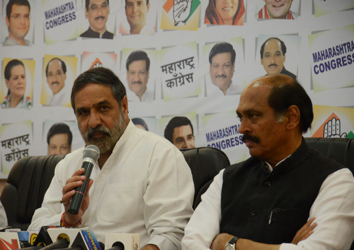Union Minister Anand Sharma & MPCC President Manikrao Thakare Press Conference at Gandhi Bhavan.