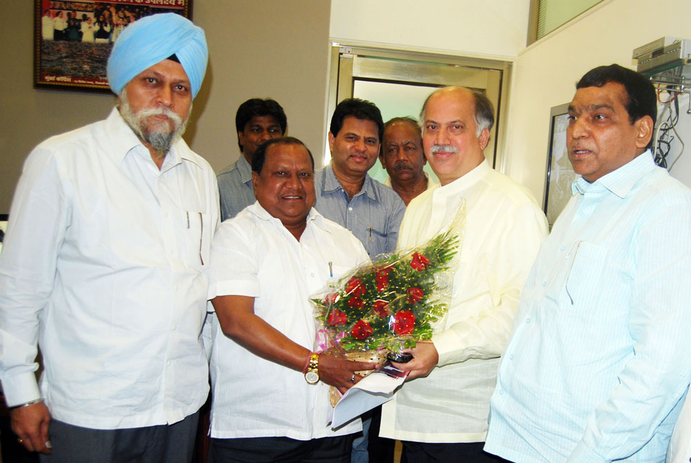 UNION MINSTER OF STATE HOME & TELE COMMUNICATIONS AND IT SHRI.GURUDAS KAMAT AT ANDHERI D.N.NAGAR OFFICE.
