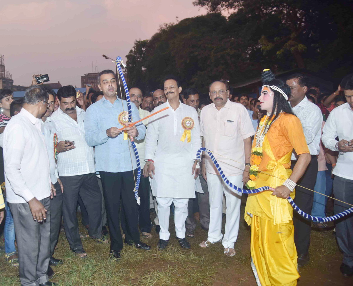 Congress Party Leader Former Union Minister Milind Deora during RAMLEELA & RAVAN DAHAN at Azad Maidan on Dassera Festival.