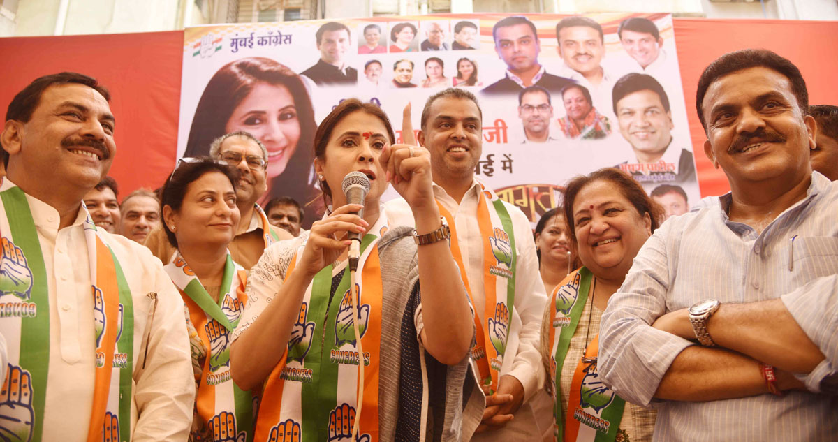 Mumbai Congress President Milind Deora with Urmila Matondkar at Borivali.