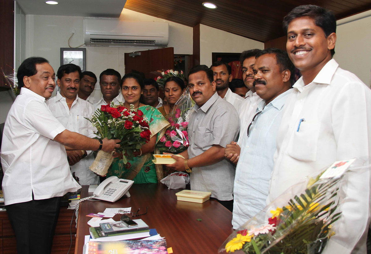 NEWLY  ELECTED SINDHUDURG JILHA PARISHAD PRESIDENT & VICE PRESIDENT MEETS MINISTER NARAYANRAO RANE AT MUMBAI.