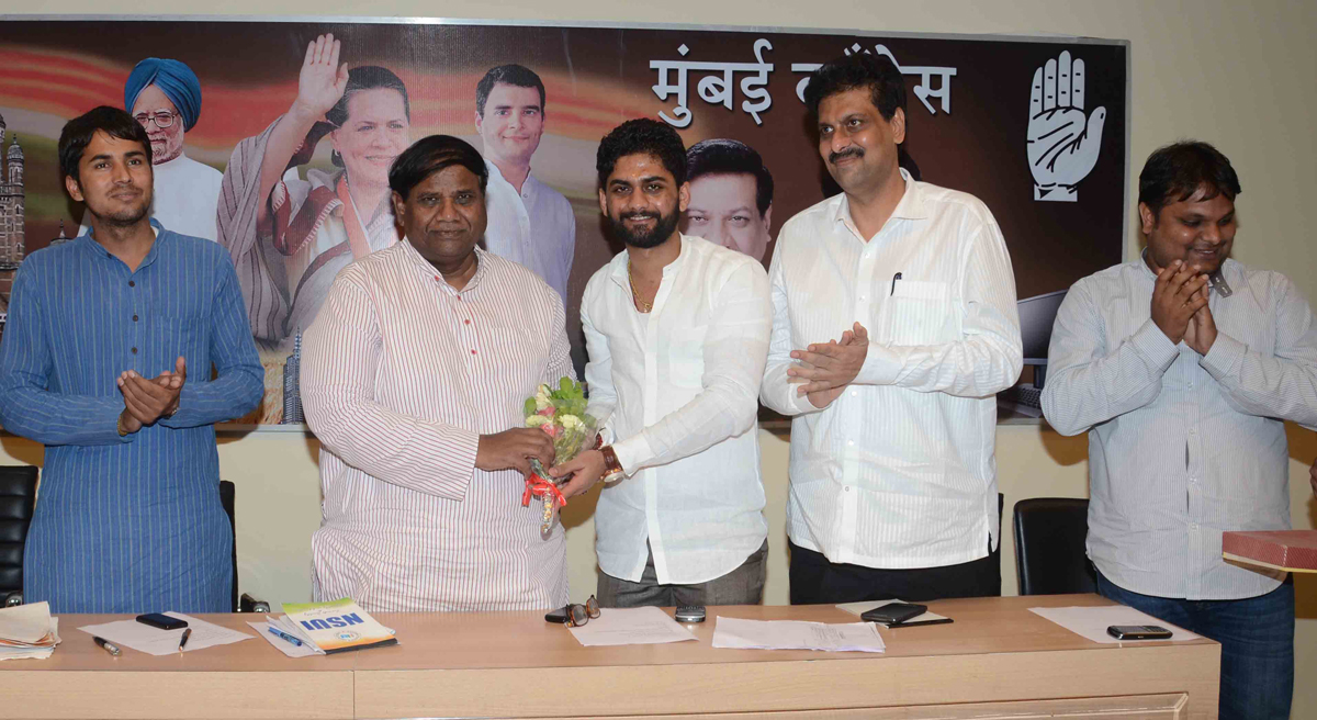 MRCC PRESIDENT PROF. JANARDAN CHANDURKAR & MUMBAI NSUI PRESIDENT SURAJ SINGH THAKUR IN MUMBAI NSUI WORKING MEMBER'S MEETING AT RAJIV GANDHI BHAVAN.