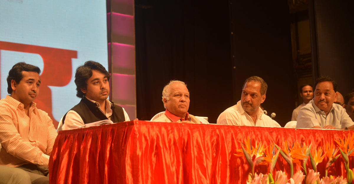 MINISTER NARAYANRAO RANE & CINE STAR NANA PATEKAR AT SHANMUKHANAND AUDITORIUM.