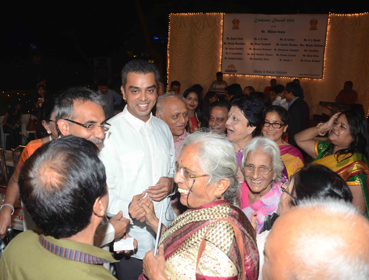 UNION MINISTER OF STATE MILIND DEORA GETOGETHER  DIWALI CELEBRATION WITH SENIOR CITIZENS AT NANA NANI PARK GIRGAON.
