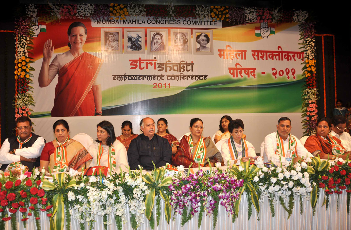 ALL INDIA MAHILA CONGRESS PRESIDENT ANITA VARMA IS SEEN  INAUGURATIONON MAHILA SHASHKTIKARAN PARISHAD AT BHAIDAS HALL VILEPARLE.