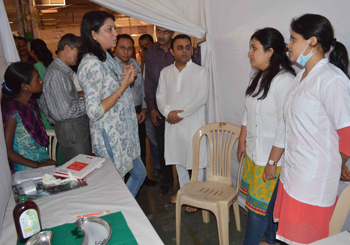 MP.Priya Dutt inaugurated Nargis Dutt "Free Medical Camp" at Bandra.