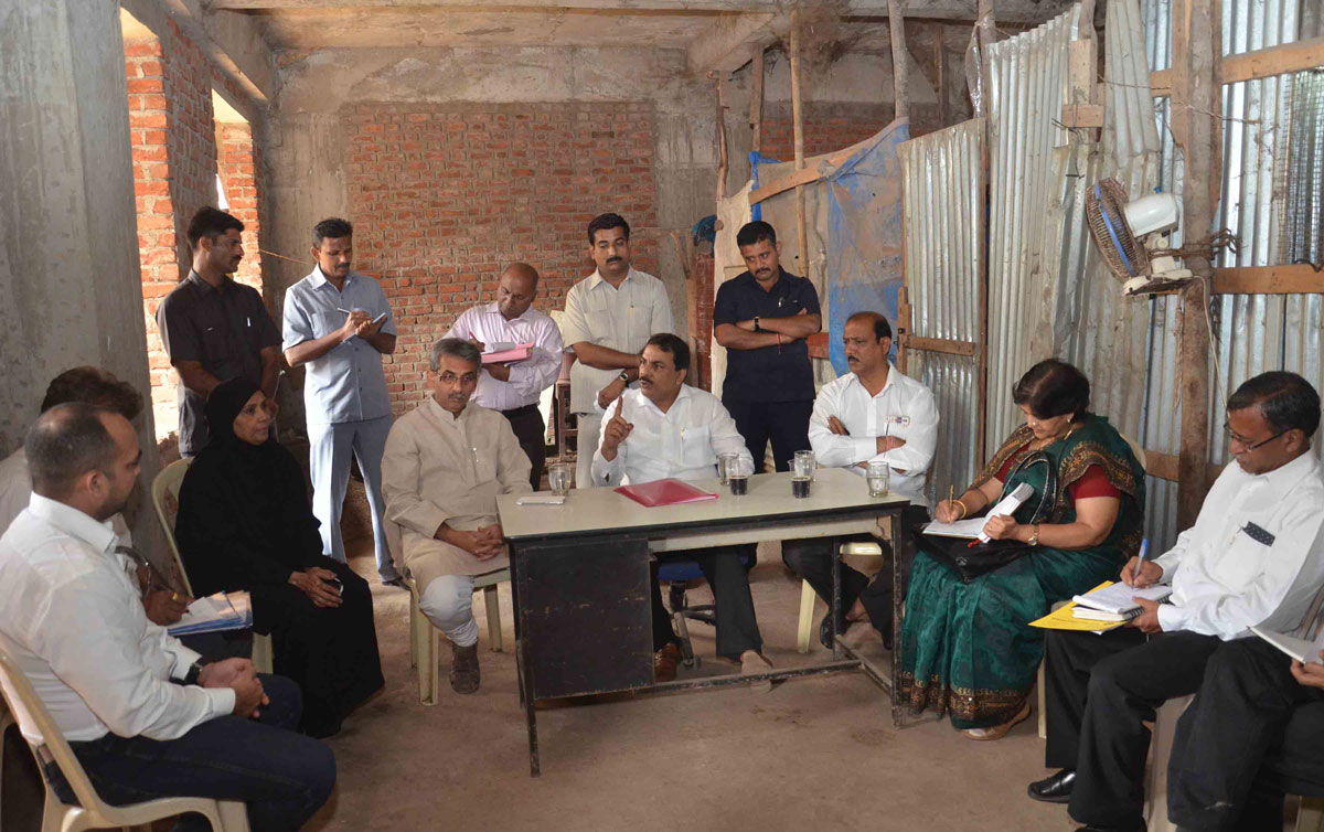 Minister Mohd.Arif Naseem Khan Visit to Under Construction I.T.I. College, Dongri.