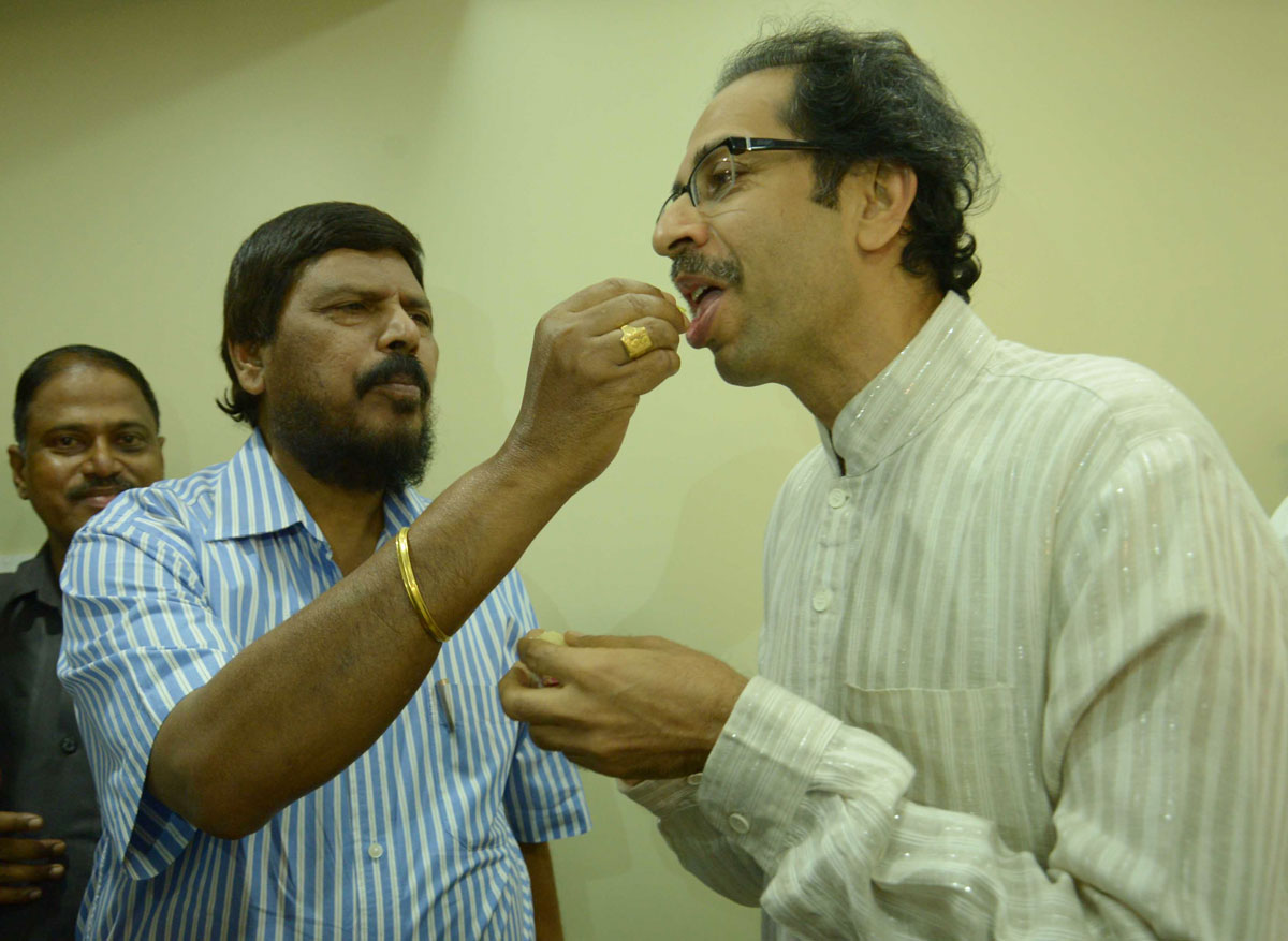 RPI Chief Ramdas Athawale Meets ShivSena Chief Udhav Thakarey at Matoshree Bunglow Bandra.
