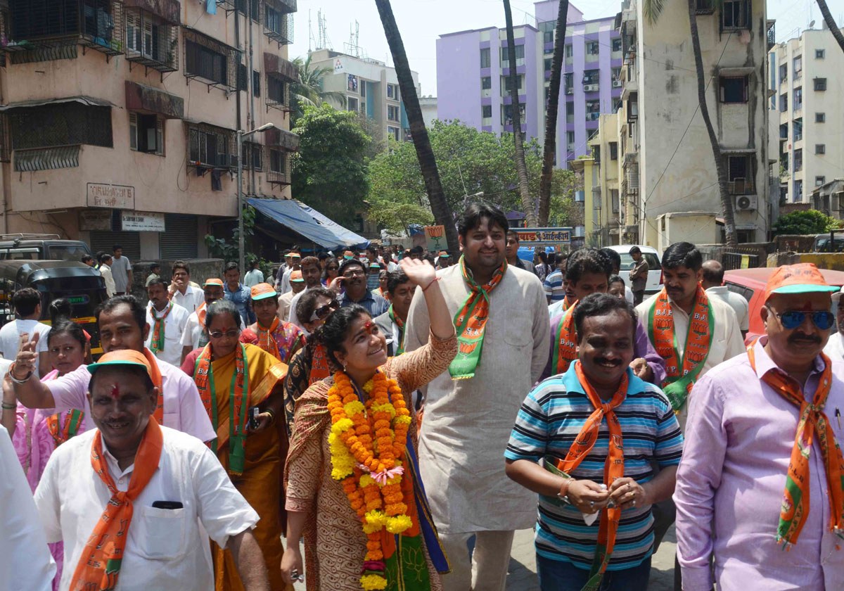Mahayuti MP.Candidate Poonam Mahajan Rao Election Campaign at Vakola Kalina Area.