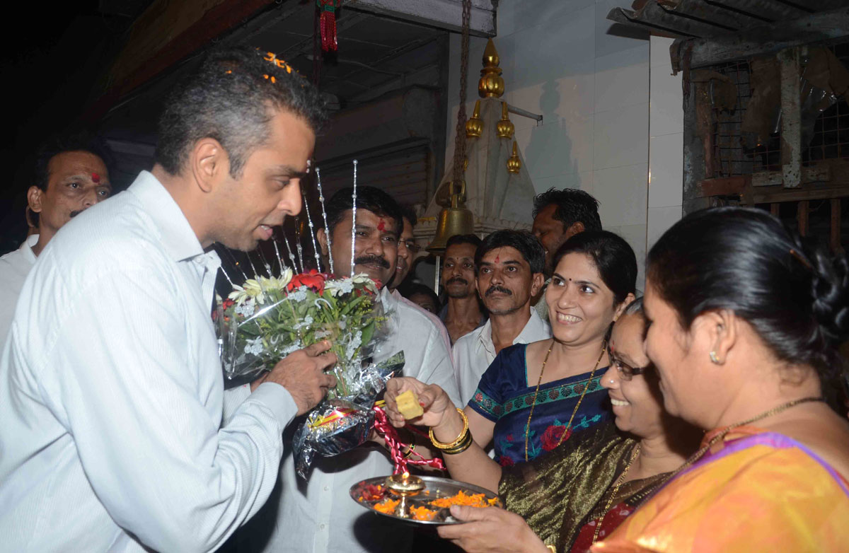 South Mumbai Congress/NCP/PRP (Kawade) Republican Party of India (Democratic) Alliance MP.Candidate Milind Deora Campaign Visit.