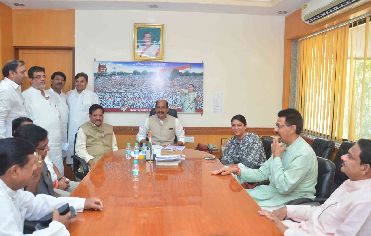Chief Minister Prithviraj Chavan & MPCC President Manikrao Thakre During Maharashtra State Congress Committee office-Bearers and District President's Meeting At Tilak Bhavan Dadar.