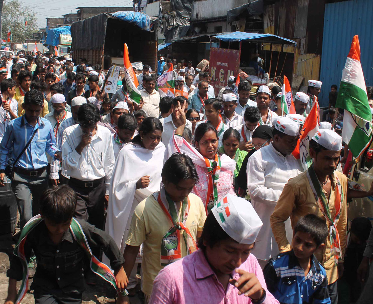 178-Dharavi Assembly Congress Candidate Varshatai Gaikwad Padyatra Rally.